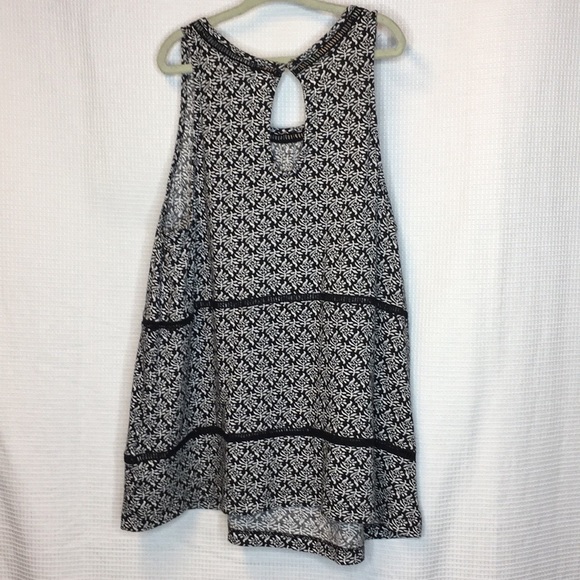 Old Navy tank top - Picture 2 of 4